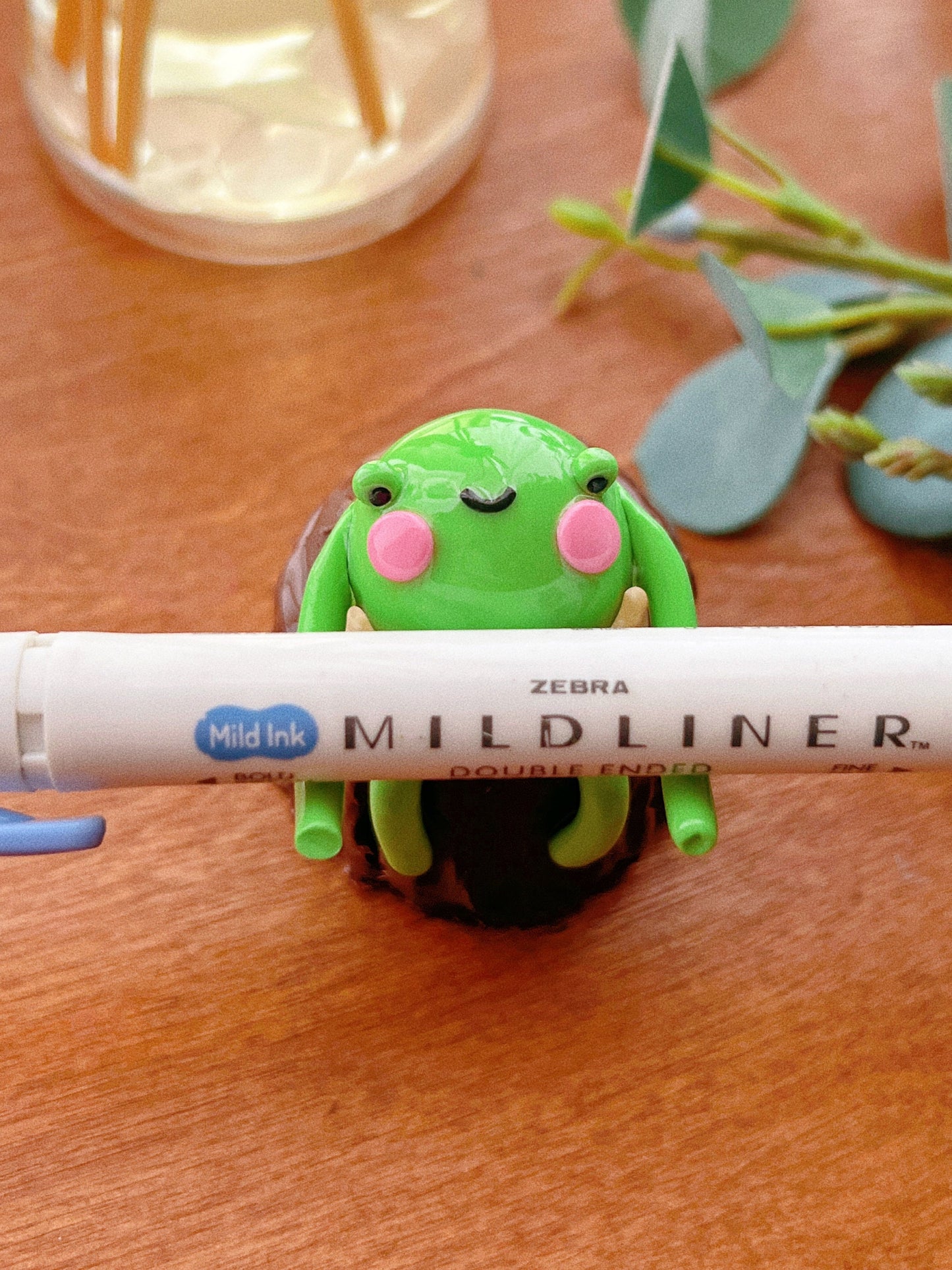 The Frog Friend (Pen, Brush, Apple Pencil Holder, Desk Friend)