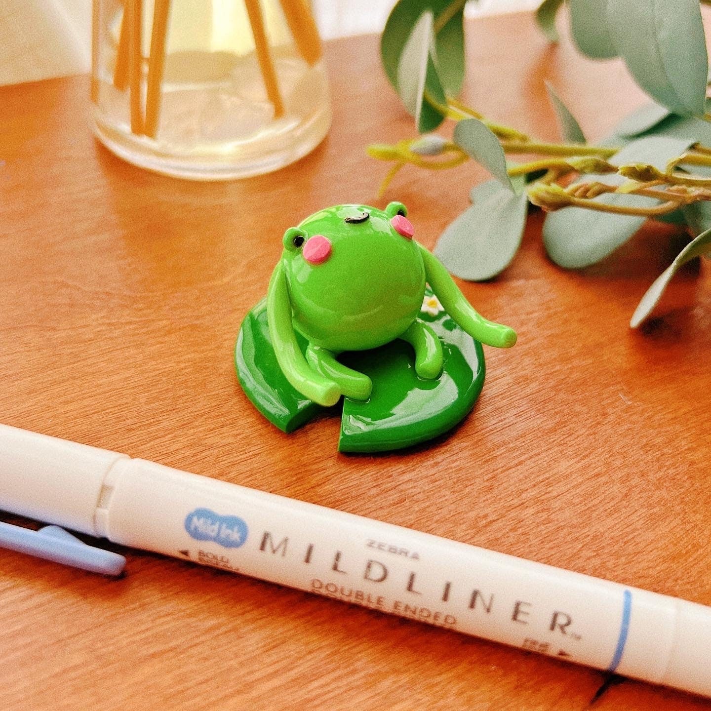 The Frog Friend (Pen, Brush, Apple Pencil Holder, Desk Friend)